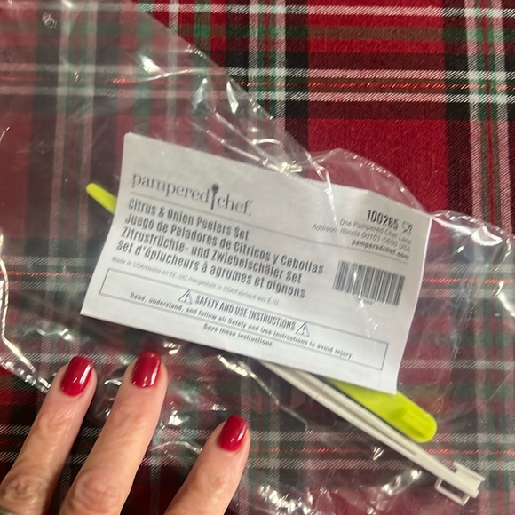 Pampered Chef Kitchen New Pampered Chef Citrus Onion Peelers Set